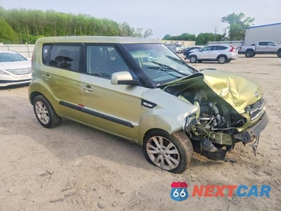 Czwarte zdjęcie samochodu z boku: 2013 KIA SOUL BASE VIN:KNDJT2A57D7618883 - miniatura