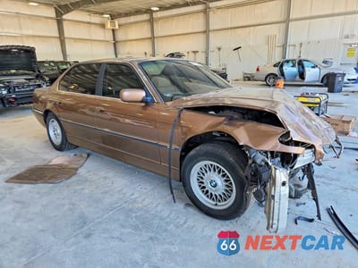 Czwarte zdjęcie samochodu z boku: 2001 BMW 740 IL VIN:WBAGH83461DP18051 - miniatura