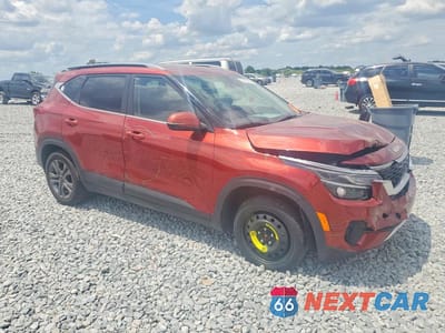 Czwarte zdjęcie samochodu z boku: 2023 KIA SELTOS S VIN:KNDEU2AA1P7368895 - miniatura