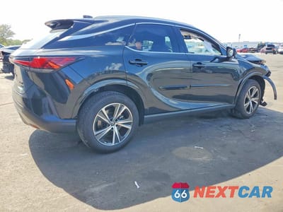 Trzecie zdjęcie samochodu z tyłu: 2025 LEXUS RX 350 PREMIUM VIN:JTJCHMAA2S2023336 - miniatura