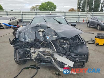 Piąte zdjęcie samochodu w środku: 2025 BMW 330I VIN:3MW69CW00S8F19192 - miniatura