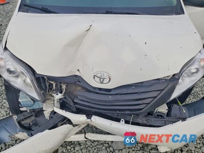 Zdjęcie 12 z 13 samochodu: 2017 TOYOTA SIENNA L 7-PASSENGER VIN:5TDZZ3DC9HS785677 - miniatura