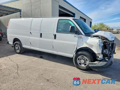 Czwarte zdjęcie samochodu z boku: 2024 CHEVROLET EXPRESS 3500 CARGO DELIVERY VAN VIN:1GCZGHFP0R1254188 - miniatura