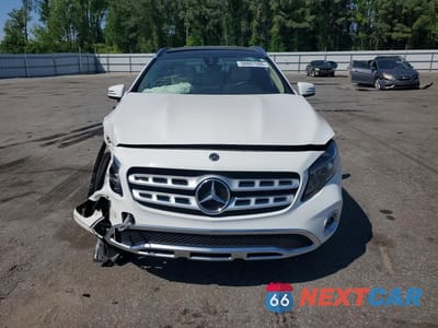 Piąte zdjęcie samochodu w środku: 2019 MERCEDES-BENZ GLA 250 VIN:WDCTG4EB7KU014896 - miniatura