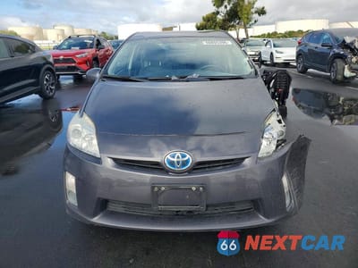 Piąte zdjęcie samochodu w środku: 2011 TOYOTA PRIUS THREE VIN:JTDKN3DU9B0248422 - miniatura