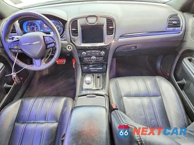 Zdjęcie 8 z 13 samochodu: 2018 CHRYSLER 300 S VIN:2C3CCABG3JH240035 - miniatura