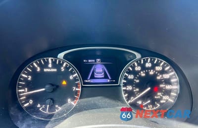 Zdjęcie 8 z 10 samochodu: 2017 NISSAN PATHFINDER SV VIN:5N1DR2MM2HC664175 - miniatura