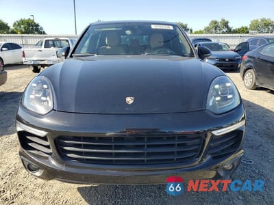 Piąte zdjęcie samochodu w środku: 2016 PORSCHE CAYENNE SE HYBRID VIN:WP1AE2A23GLA16525 - miniatura