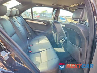 Zdjęcie 10 z 12 samochodu: 2014 MERCEDES-BENZ C 250 VIN:WDDGF4HBXEA966308 - miniatura