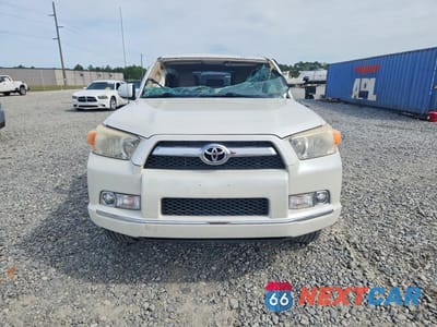 Piąte zdjęcie samochodu w środku: 2013 TOYOTA 4RUNNER SR5 VIN:JTEZU5JR8D5058187 - miniatura