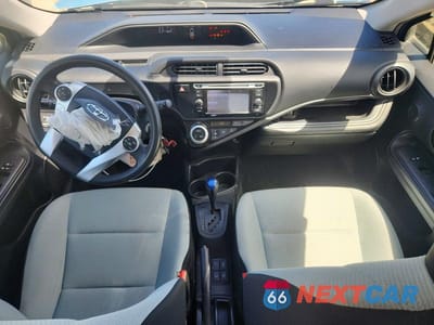 Zdjęcie 8 z 12 samochodu: 2016 TOYOTA PRIUS C ONE VIN:JTDKDTB33G1127187 - miniatura