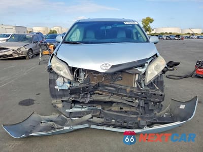 Piąte zdjęcie samochodu w środku: 2016 TOYOTA SIENNA LE VIN:5TDKK3DC8GS742727 - miniatura