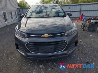 Piąte zdjęcie samochodu w środku: 2019 CHEVROLET TRAX LS VIN:3GNCJNSB0KL259834 - miniatura