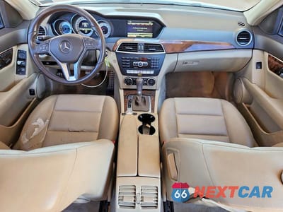 Zdjęcie 8 z 12 samochodu: 2013 MERCEDES-BENZ C 250 VIN:WDDGF4HBXDR284495 - miniatura