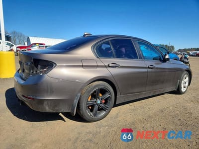 Trzecie zdjęcie samochodu z tyłu: 2015 BMW 328 XI SULEV VIN:WBA3B5C51FF960555 - miniatura
