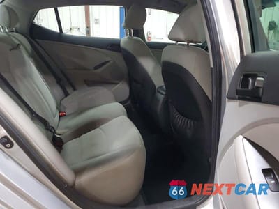 Zdjęcie 10 z 12 samochodu: 2012 KIA OPTIMA LX VIN:KNAGM4A74C5289412 - miniatura