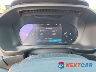 Zdjęcie 9 z 13 samochodu: 2024 VOLVO XC40 PLUS VIN:YV4L12UL4R2223876 - miniatura