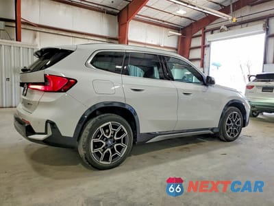 Trzecie zdjęcie samochodu z tyłu: 2024 BMW X1 XDRIVE28I VIN:WBX73EF02R5Y35126 - miniatura