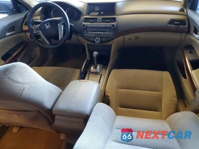 Zdjęcie 8 z 13 samochodu: 2009 HONDA ACCORD EX VIN:1HGCP26769A162667 - miniatura