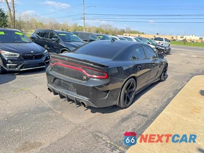 Czwarte zdjęcie samochodu z boku: 2019 DODGE CHARGER SCAT PACK VIN:2C3CDXGJXKH518838 - miniatura