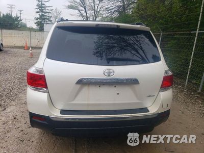 Zdjęcie 6 z 13 samochodu: 2013 TOYOTA HIGHLANDER SE VIN:5TDBK3EH3DS195548 - miniatura
