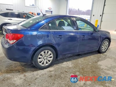 Trzecie zdjęcie samochodu z tyłu: 2011 CHEVROLET CRUZE LS VIN:1G1PC5SH4B7118299 - miniatura