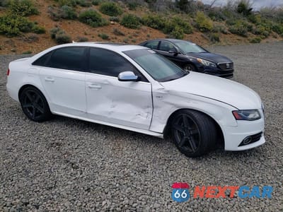 Czwarte zdjęcie samochodu z boku: 2010 AUDI S4 PREMIUM PLUS VIN:WAUBGAFL9AA115815 - miniatura
