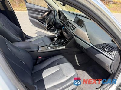 Piąte zdjęcie samochodu w środku: 2014 BMW 328 XI VIN:WBA3G7C58EF186204 - miniatura