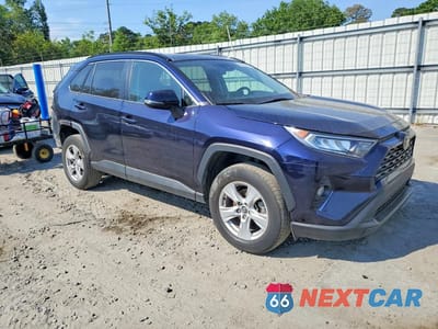 Czwarte zdjęcie samochodu z boku: 2020 TOYOTA RAV4 XLE VIN:2T3W1RFVXLC068855 - miniatura