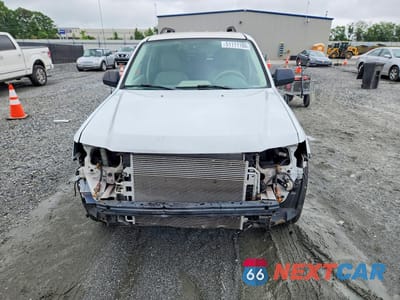 Piąte zdjęcie samochodu w środku: 2008 FORD ESCAPE XLT VIN:1FMCU03108KD74335 - miniatura