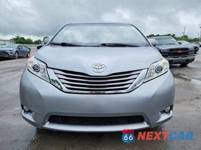 Piąte zdjęcie samochodu w środku: 2017 TOYOTA SIENNA XLE PREMIUM 7-PASSENGER VIN:5TDDZ3DCXHS175605 - miniatura