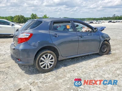 Trzecie zdjęcie samochodu z tyłu: 2012 TOYOTA MATRIX L VIN:2T1KU4EE8CC810043 - miniatura