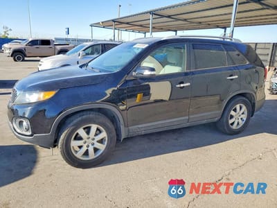 2013 KIA SORENTO LX 5XYKT3A65DG363835 - główne zdjęcie licytacji z USA - miniatura