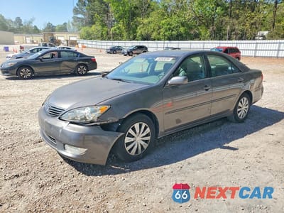 2005 TOYOTA CAMRY XLE 4T1BE30K85U597861 - główne zdjęcie licytacji z USA - miniatura