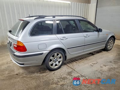 Trzecie zdjęcie samochodu z tyłu: 2002 BMW 325 XIT VIN:WBAEP334X2PF00582 - miniatura