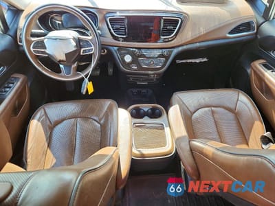 Zdjęcie 8 z 13 samochodu: 2018 CHRYSLER PACIFICA HYBRID LIMITED VIN:2C4RC1N74JR212806 - miniatura