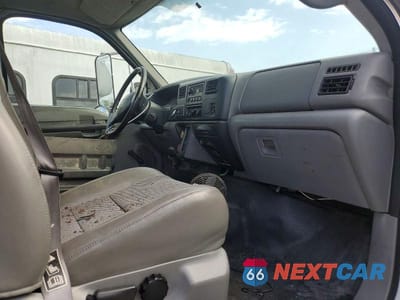 Piąte zdjęcie samochodu w środku: 2005 FORD F750 SUPER - DELIVERY TRUCK VIN:3FRXF75S25V171527 - miniatura