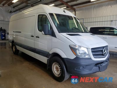 Czwarte zdjęcie samochodu z boku: 2018 MERCEDES BENZ SPRINTER 2500 DELIVERY VAN VIN:WD3PE8CD3JP598360 - miniatura