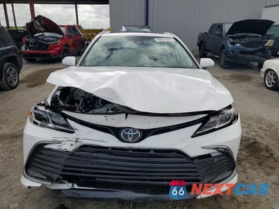 Piąte zdjęcie samochodu w środku: 2024 TOYOTA CAMRY LE VIN:4T1R11AK5RU232329 - miniatura