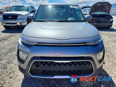 Piąte zdjęcie samochodu w środku: 2022 KIA SOUL LX VIN:KNDJ23AU8N7836994 - miniatura