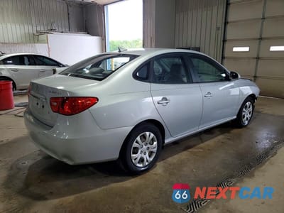 Trzecie zdjęcie samochodu z tyłu: 2010 HYUNDAI ELANTRA GLS VIN:KMHDU4AD3AU976326 - miniatura