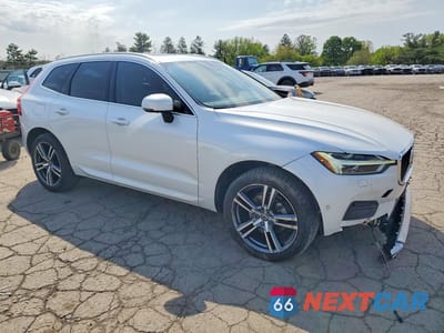 Czwarte zdjęcie samochodu z boku: 2018 VOLVO XC60 T5 MOMENTUM VIN:YV4102RK3J1065096 - miniatura
