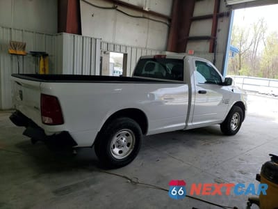 Trzecie zdjęcie samochodu z tyłu: 2021 RAM 1500 CLASSIC TRADESMAN VIN:3C6JR7DG4MG711137 - miniatura