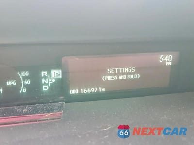 Zdjęcie 9 z 12 samochodu: 2011 TOYOTA PRIUS FOUR VIN:JTDKN3DU1B0314896 - miniatura