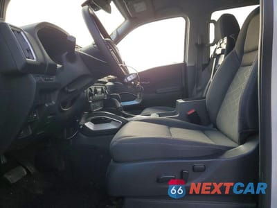 Zdjęcie 7 z 12 samochodu: 2025 NISSAN FRONTIER SV VIN:1N6ED1FK9SN631261 - miniatura