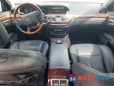 Zdjęcie 8 z 12 samochodu: 2008 MERCEDES-BENZ S 550 4MATIC VIN:WDDNG86X08A214308 - miniatura