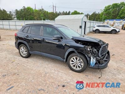 Czwarte zdjęcie samochodu z boku: 2022 TOYOTA COROLLA CROSS LE VIN:7MUCAABG9NV019022 - miniatura