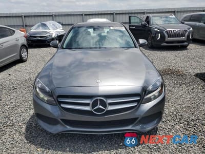 Piąte zdjęcie samochodu w środku: 2017 MERCEDES-BENZ C 300 VIN:55SWF4JB7HU202975 - miniatura