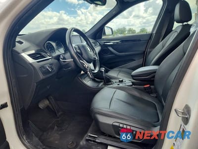 Zdjęcie 7 z 13 samochodu: 2018 BMW X1 SDRIVE28I VIN:WBXHU7C3XJ3H43664 - miniatura