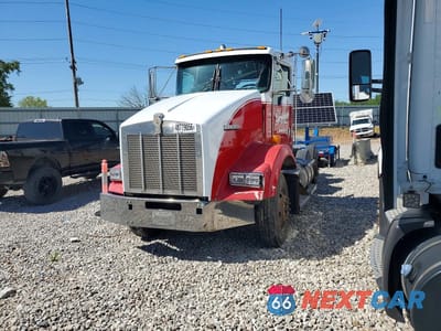 2000 KENWORTH CONSTRUCTION T800 1XKDD09X2YJ831077 - główne zdjęcie licytacji z USA - miniatura